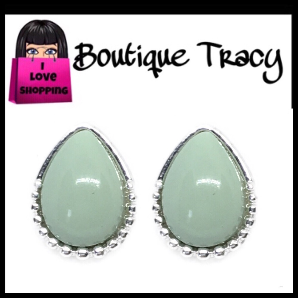Light Turquoise Sage Mint Stud Earrings 14mm
